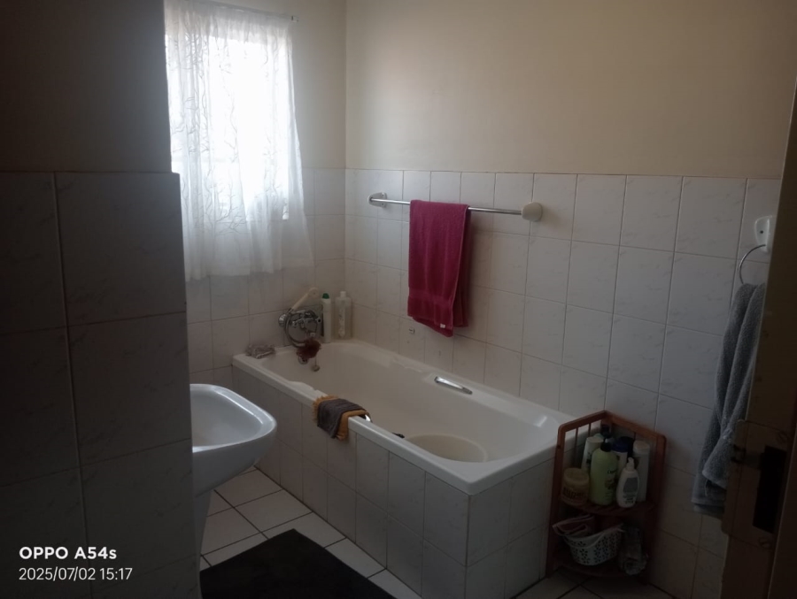 To Let 3 Bedroom Property for Rent in Hospitaalpark Free State
